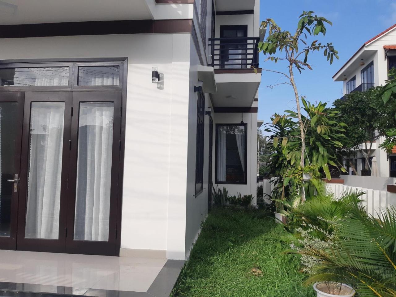 Sum Villa Hoi An An Bàn Kültér fotó