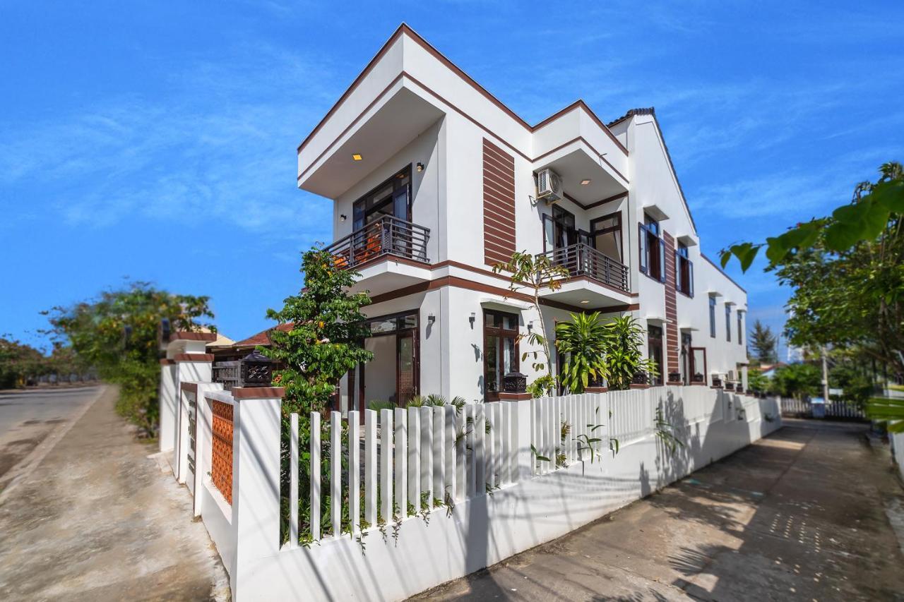 Sum Villa Hoi An An Bàn Kültér fotó