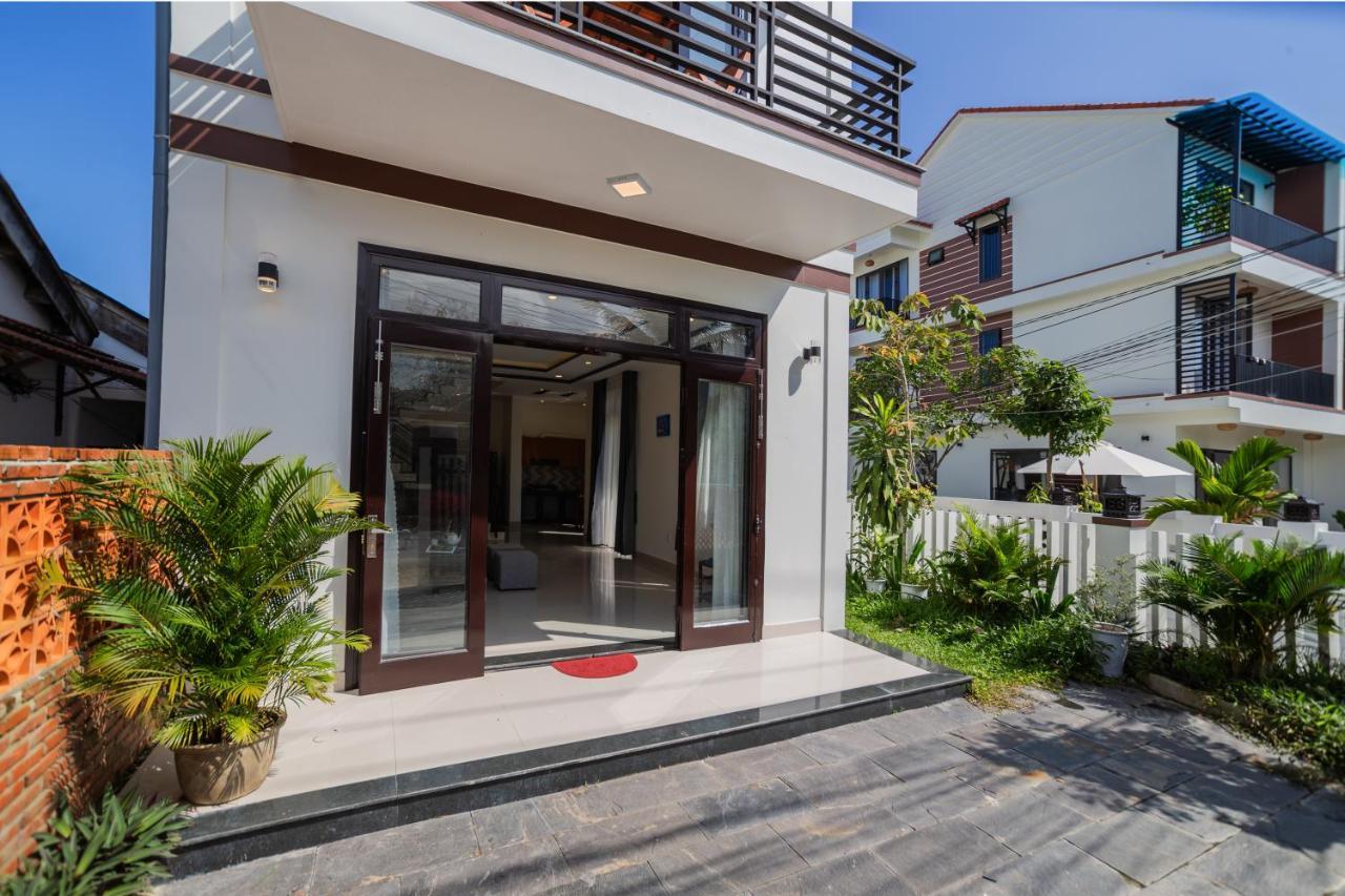 Sum Villa Hoi An An Bàn Kültér fotó