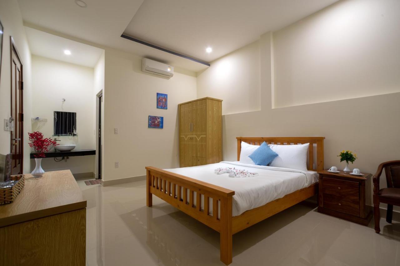 Sum Villa Hoi An An Bàn Kültér fotó